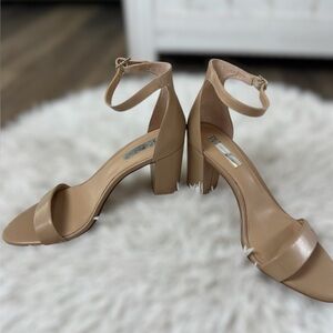 Feminine INC International Concepts Tan Block Heel Sandals size 8.5